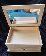 Load image into Gallery viewer, Jewellery Box