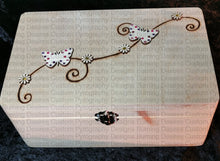 Load image into Gallery viewer, Handled Rectangle Box - Butterflies Design Personalised Free Box